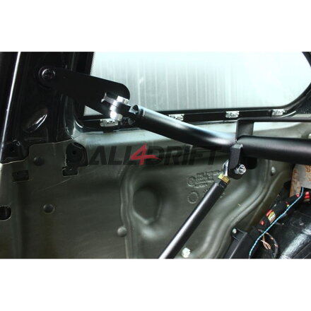 Úchyt držák pro sportovní bezpečnostní pásy - Harness bar pro BMW E92